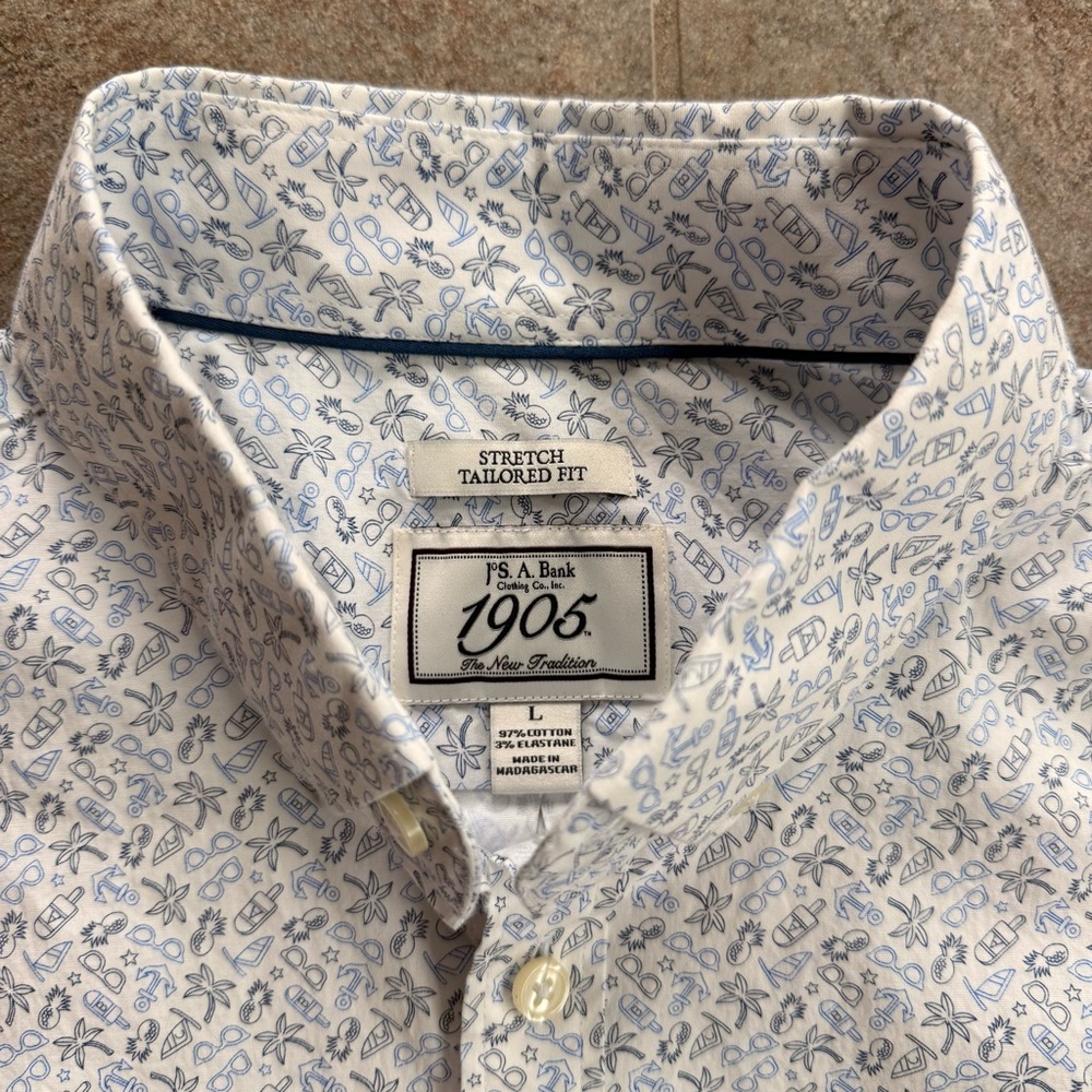 Jos. A. Bank Men's White Tailored Fit Button Down with Summer Print Size Large